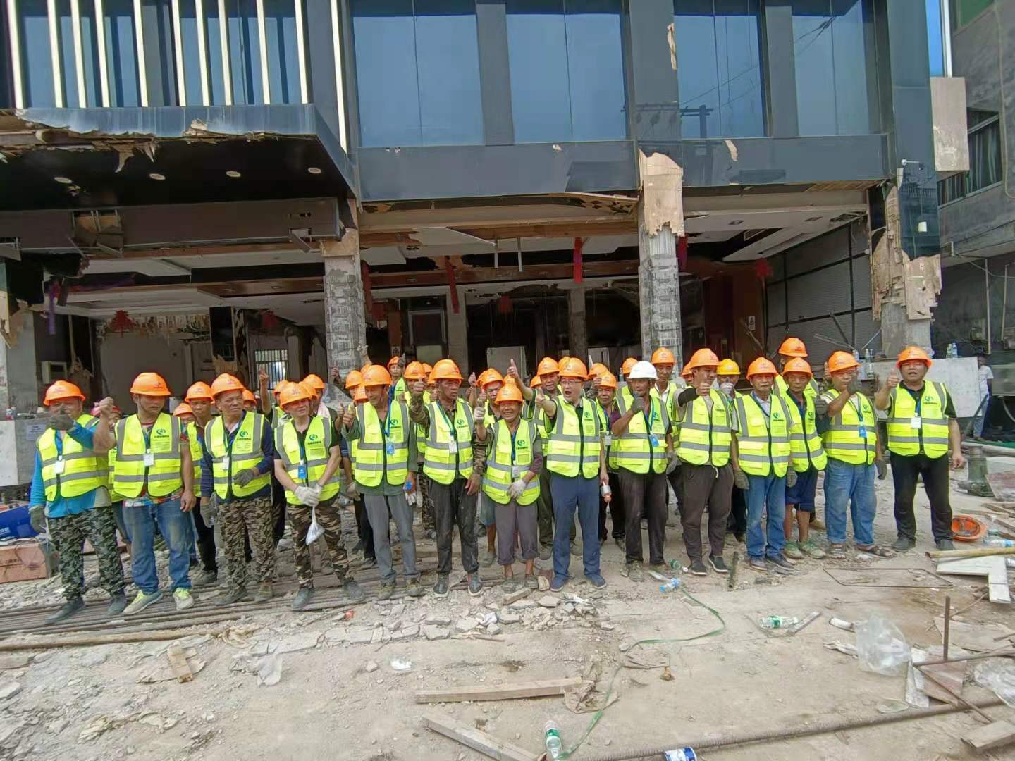 热烈庆祝福鼎市龙安园区酒店补桩加固纠偏工程获得圆满成功